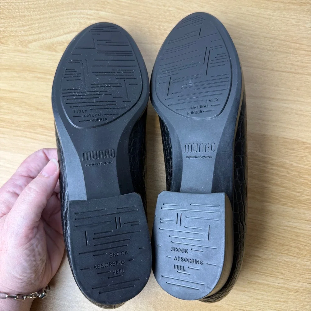 Munro Bit Loafer Harrison lll Women 9 Croc Embossed Leather Dark Academia Luxury